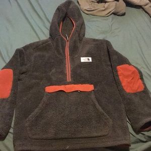 Campshire Pullover Hoodie